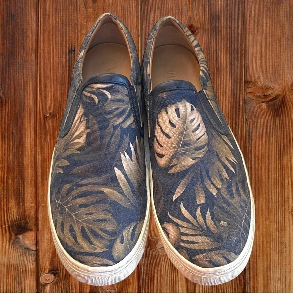 Men’s‎ Vince loafers. Easy slip ons in black and tan neutral colors